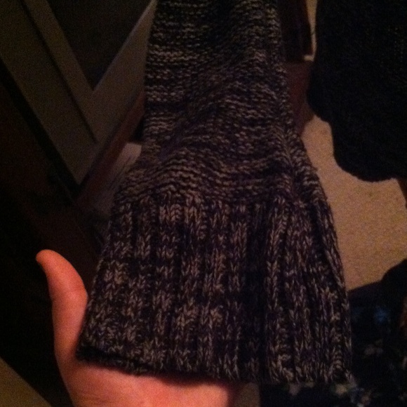 Sweater - Picture 3 of 4
