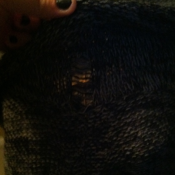 Sweater - Picture 4 of 4