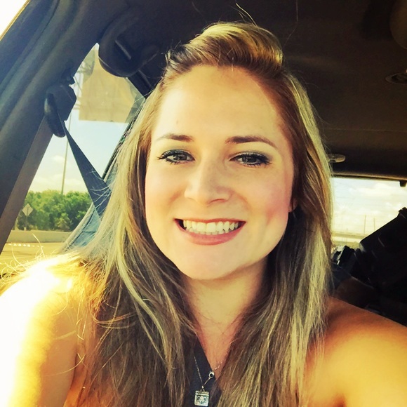 Meet your Posher, Macy - Picture 1 of 1