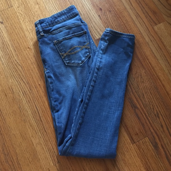 Medium wash super skinny jeans