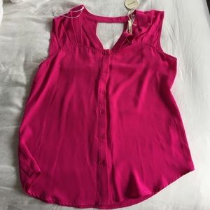 Hot pink top never worn