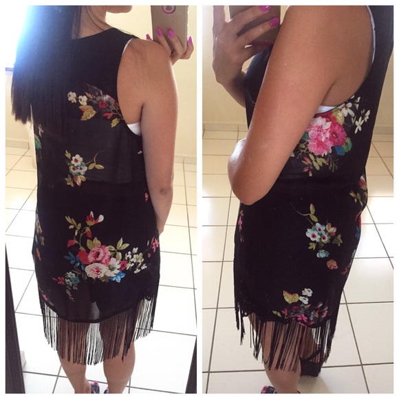 ❌BUNDLED❌ Black Floral Fringe Kimono - Picture 2 of 2