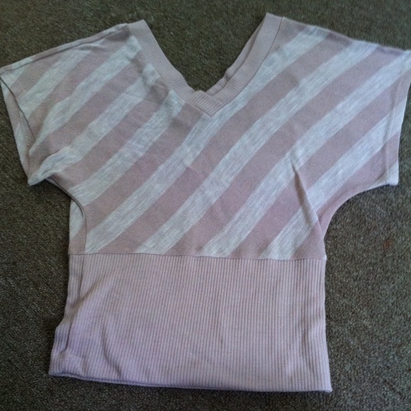 Pink and white top - Picture 1 of 1