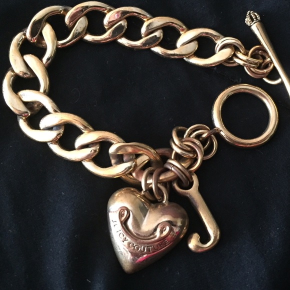 Goldtone heart toggle bracelet