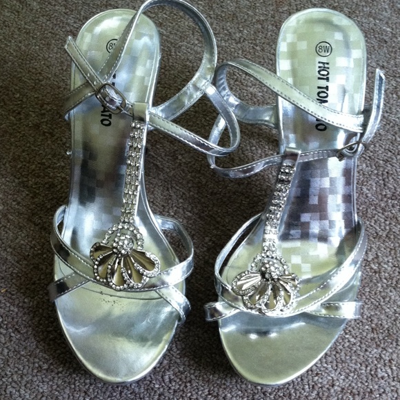 Silver, stoned heels - Picture 1 of 2