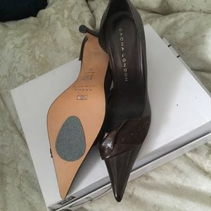 Brand new! Sasha London brown leather pump
