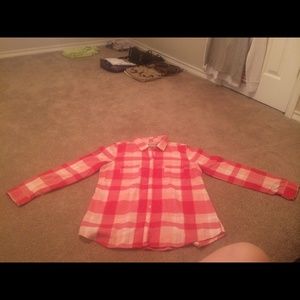 Old navy button up .....new !!! Size - LARGE
