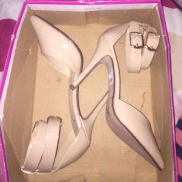 Nude Pumps! 😍