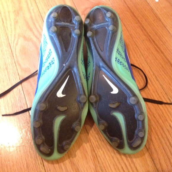 ❗️SOLD❗️Hypervenom Soccer Cleats - Picture 3 of 4