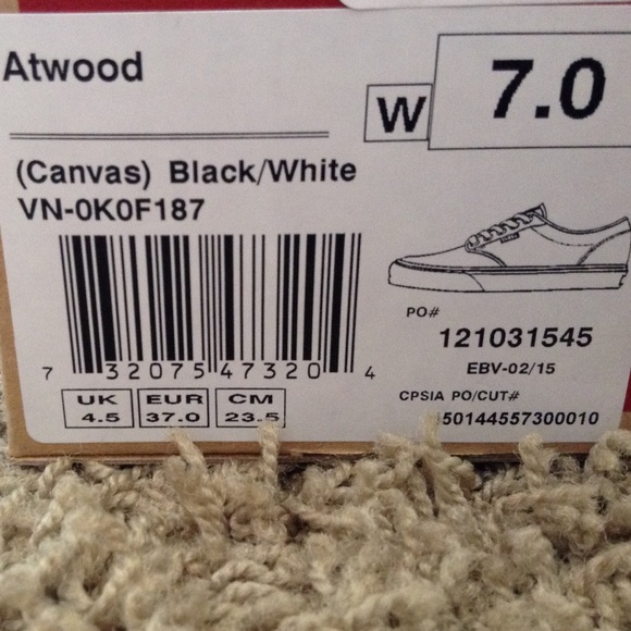 Black and white Vans - Picture 4 of 4