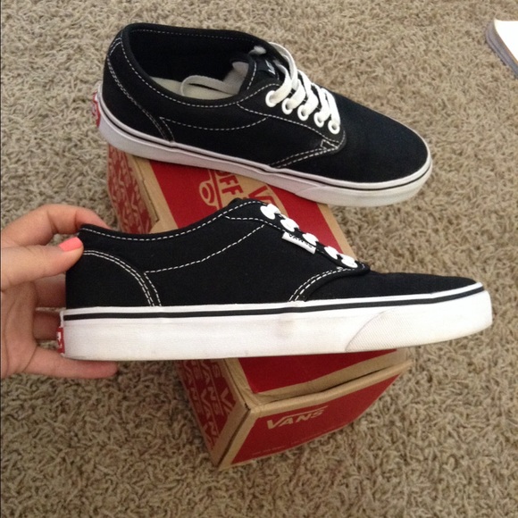 Black and white Vans - Picture 2 of 4