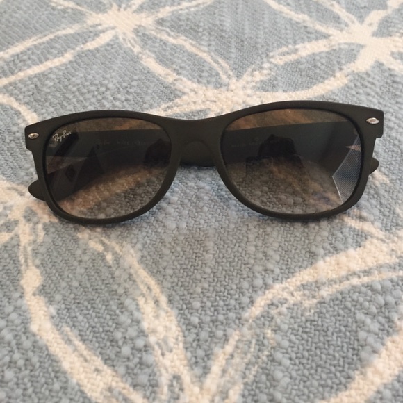 MAT GREEN Rayban wayfairs!