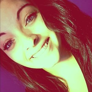 Meet your Posher, Alexia