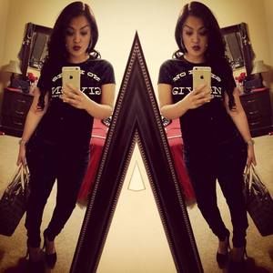 Meet your Posher, Mya