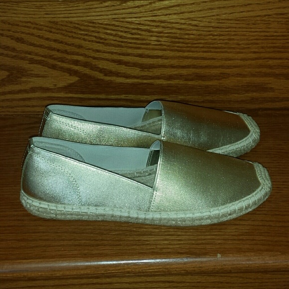 Slip on by Ellen Tracey.. NEW - Picture 2 of 3