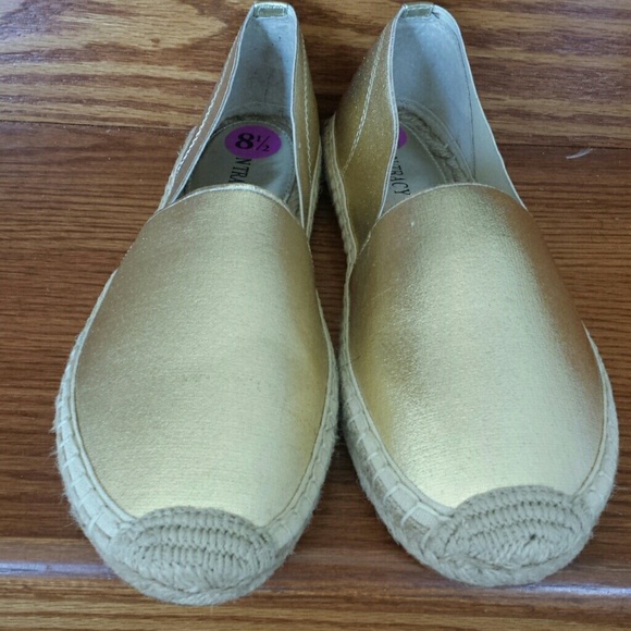 Slip on by Ellen Tracey.. NEW - Picture 3 of 3