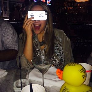 Meet your Posher, Daniela