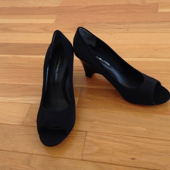 Bandolino peep toe black wedge