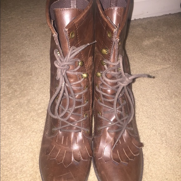 UO Vintage brown fringe lace up boots