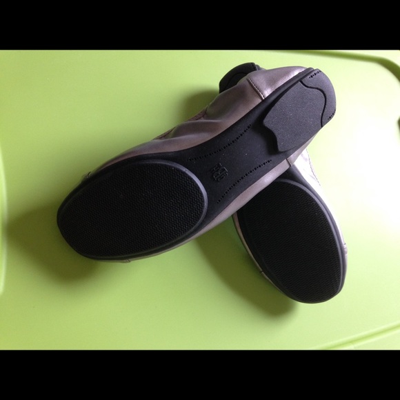 Shoes - Picture 2 of 3