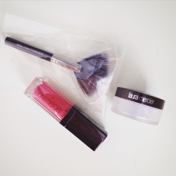 laura mercier lipgloss+ setting powder + brush - Picture 2 of 3