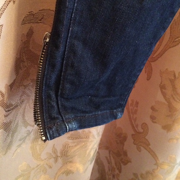 Jeans - Picture 3 of 4