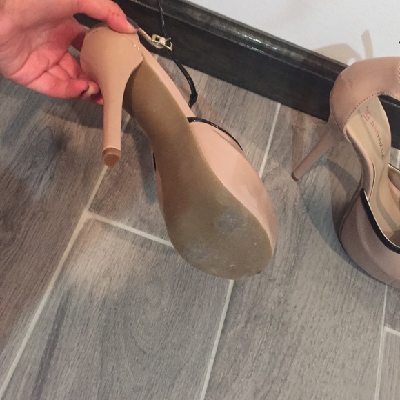 Heels - Picture 3 of 4