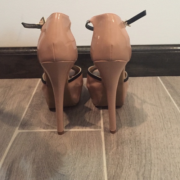 Heels - Picture 4 of 4