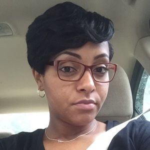 Meet your Posher, Crystal