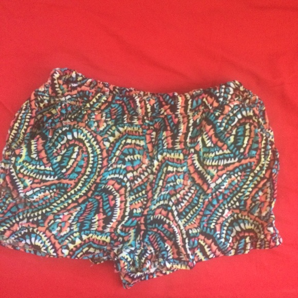 Rue 21 Colorful Printed Shorts💚 - Picture 1 of 2