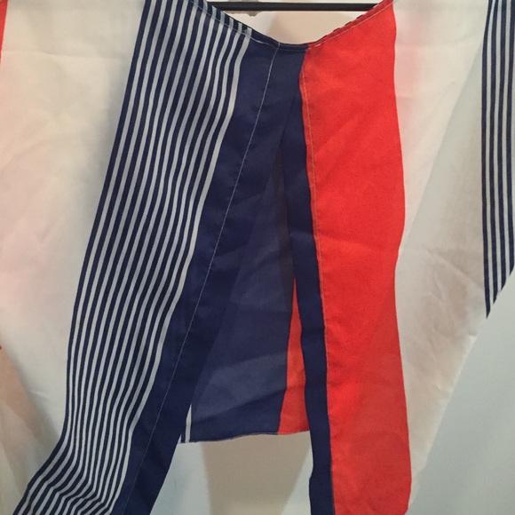 Top - Picture 2 of 2