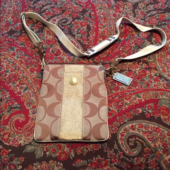 Coach cross body bag - authentic