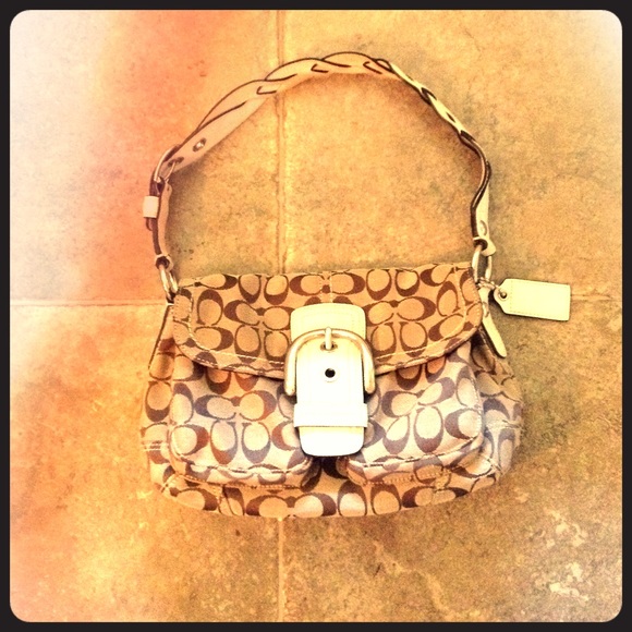 AUTHENTIC COACH PURSE,CHEAP ACT FAST NEVER USED!💯