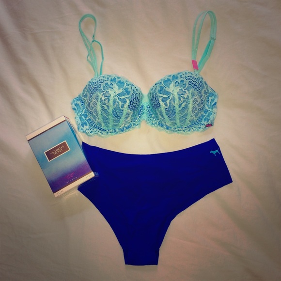 PINK Victoria's Secret Other - 🆚 PINK Date Push-Up Bra