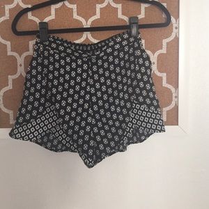 Tulip shorts