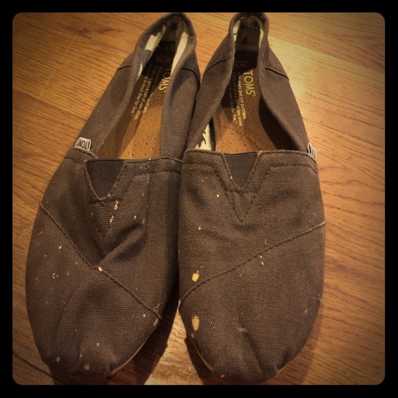 Brown TOMs size 10