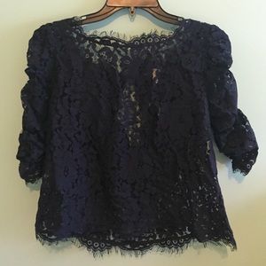 Cute floral print blouse!