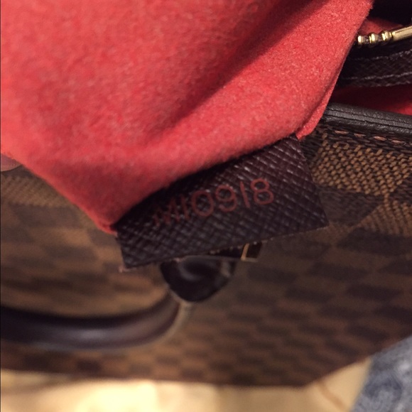 Louis Vuitton Damier Ebene Canvas Venice Sac Plat - Picture 4 of 4