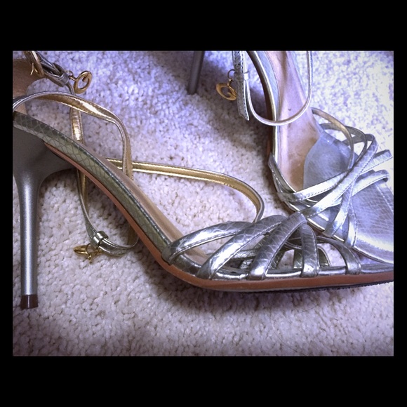 Gold metallic Guess 4 inch sexy heels