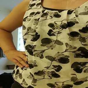 White House Black Market SILK Floral top