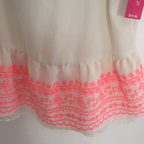 White tank peplum shirt - Picture 2 of 4