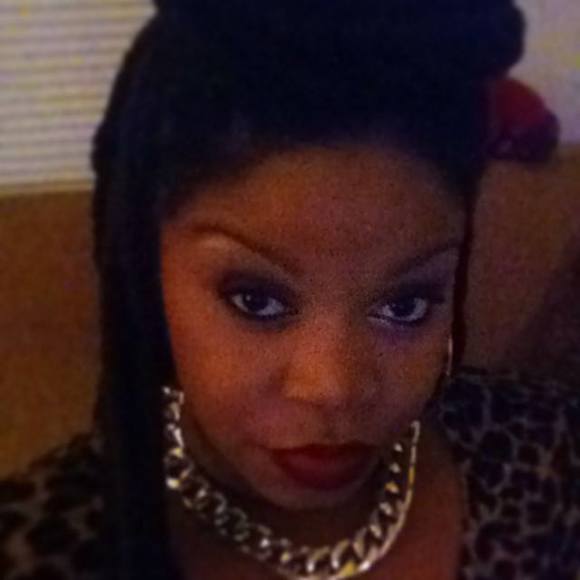 Meet your Posher, Whitney - Picture 1 of 1