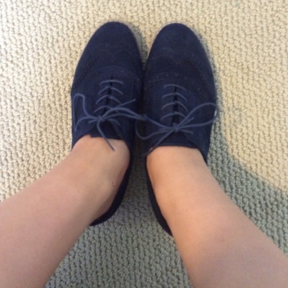 Oxford style shoes