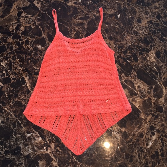 Crocheted coral tank - Picture 2 of 4