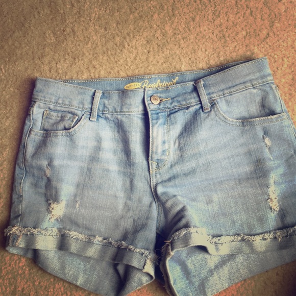 Shorts size 4