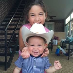 Meet your Posher, Leonora