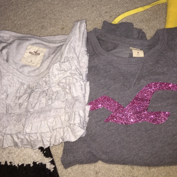 1 long sleeve cut off shirt and 1 long sleeve