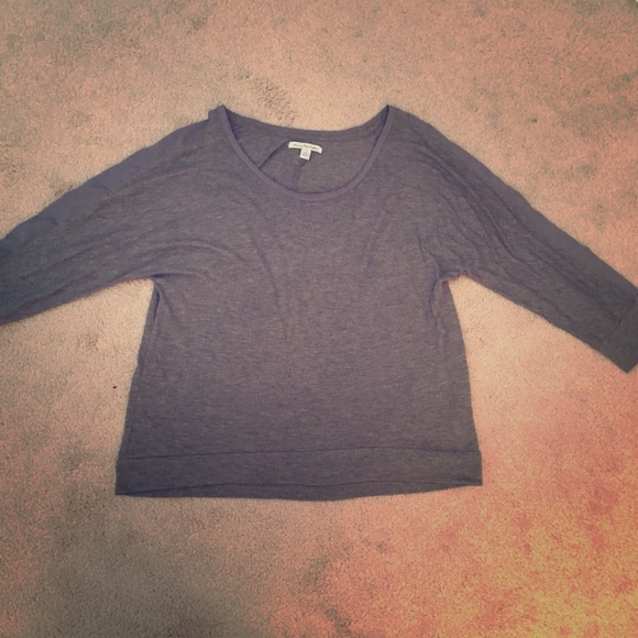 Grey American Eagle mid sleeve shirt. Size: L