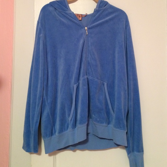 SOLD-LAST CHANCE⚡️Light Blue Juicy  Sweatshirt - Picture 3 of 3