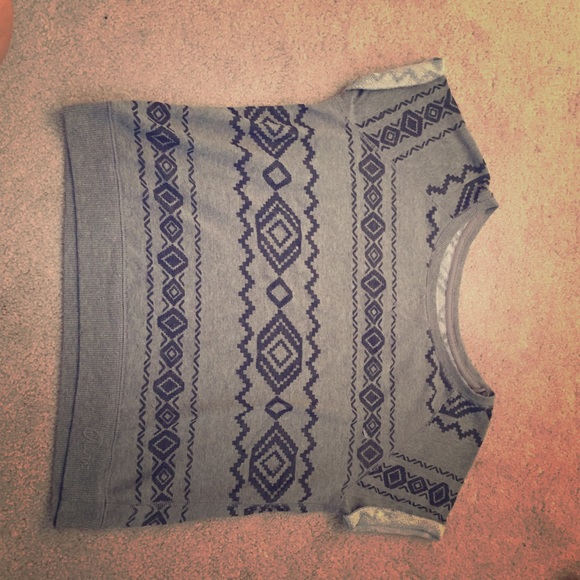 Aeropostale tribal shirt. Size: L